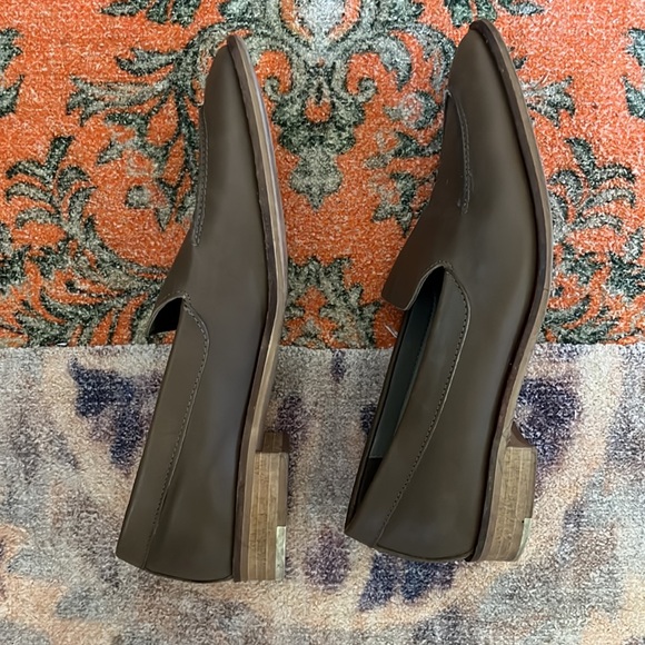 VGUC Everlane Modern Loafers in Khaki, size 10.5 - Picture 4 of 6
